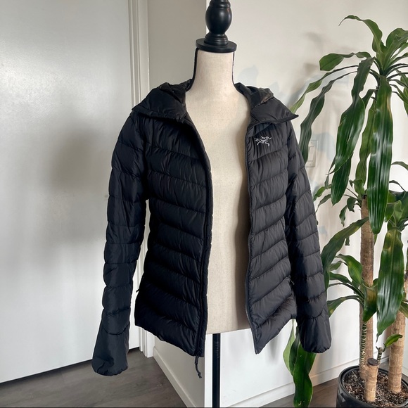 SOLD! ARCTERYX Cerium Lightweight down feather hoody jacket waterproof womens M - Picture 8 of 15
